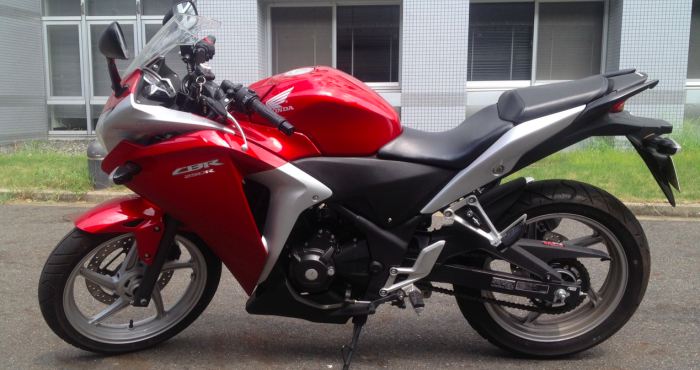 バイク】楽しく乗りやすい250ccのバイクHONDA CBR250R(MC41 ...